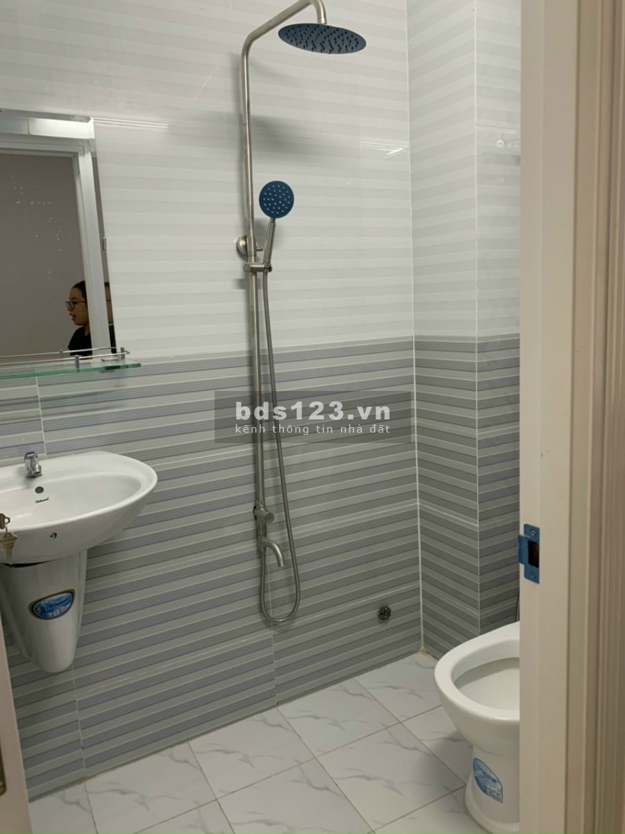 Bán gấp nhà Full nội thất cao cấp hẻm 1422 Huỳnh Tấn Phát, Phú Mỹ Quận 7.Dt:5x10m,trệt 2 lầu 4pn giá chỉ 4.5 tỷ thương lượng
