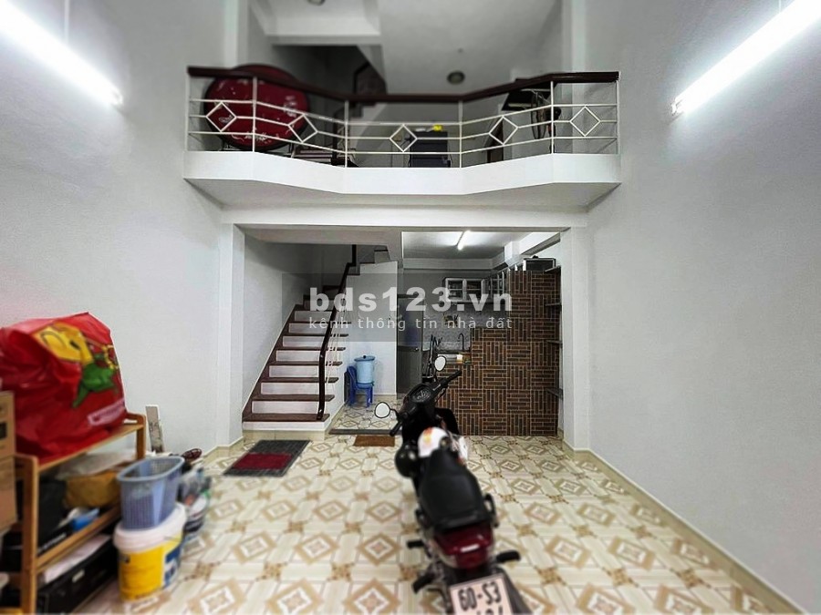 Cho thuê nhà 1 trệt 1 lửng 2 lầu, hẻm thông xe tải Đào Duy Anh, phường 9, quận Phú Nhuận. 15 triệu/tháng