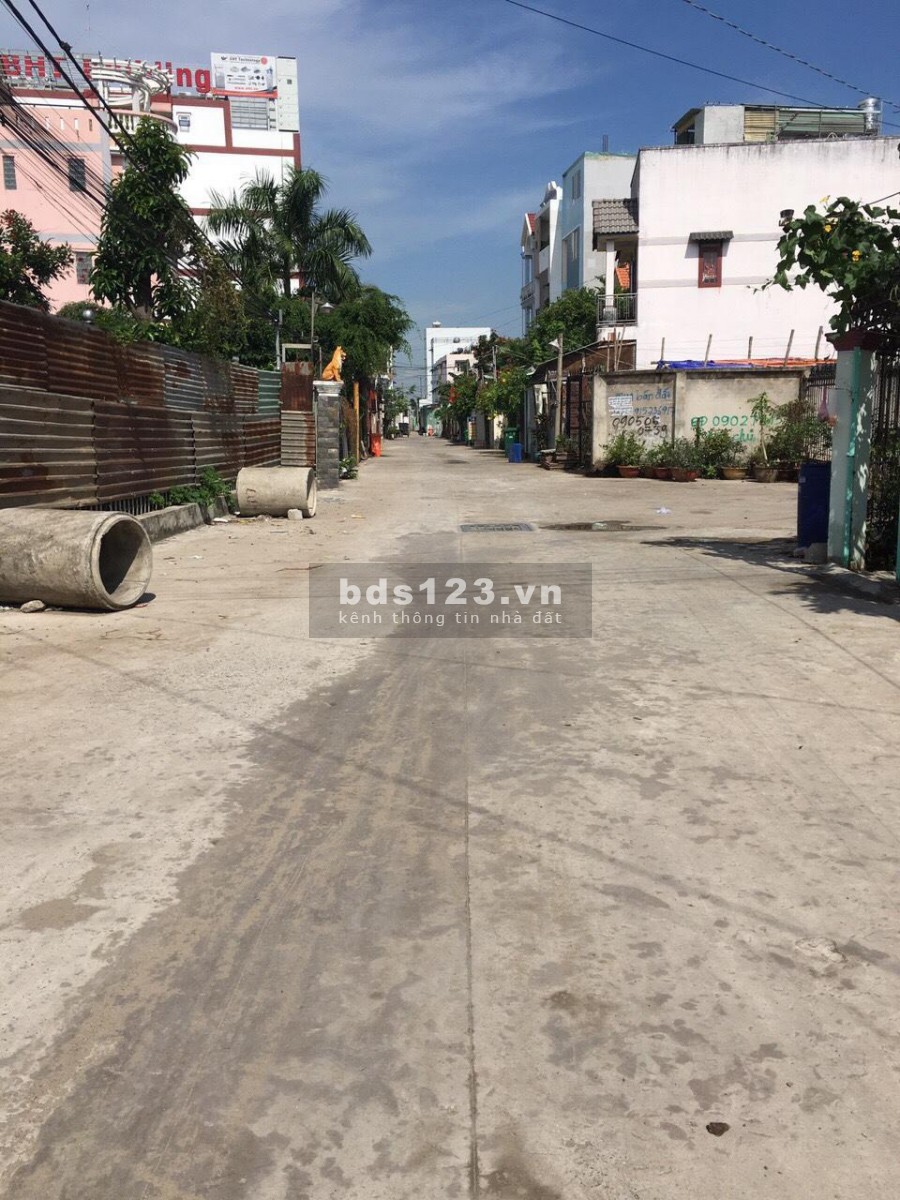 Đất 4x20, hẻm sát Phạm Văn Đồng, cùng phía GigaMall, giá 4,3 tỷ