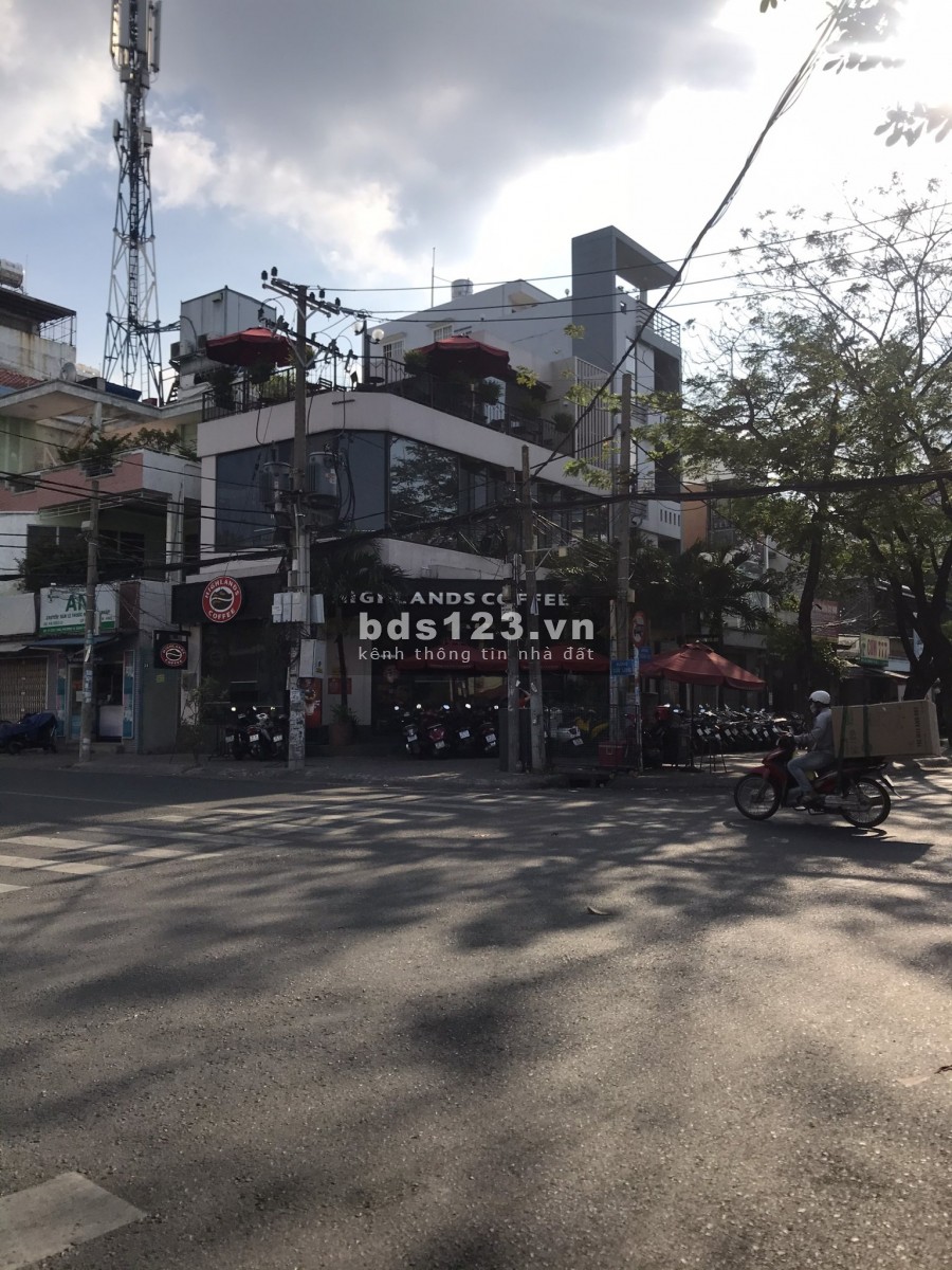 Cho thuê nhà GÓC 2 MẶT TIỀN ngang 18m đường Trường Sơn