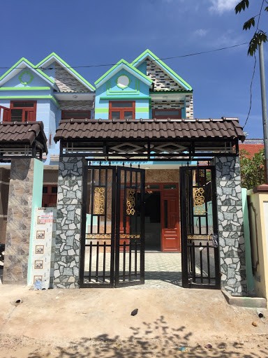 Tôi cần bán nhà 65m2 thổ cư 100% hoàn công, Thuận An, đường ô tô, sân xe hơi, SHR