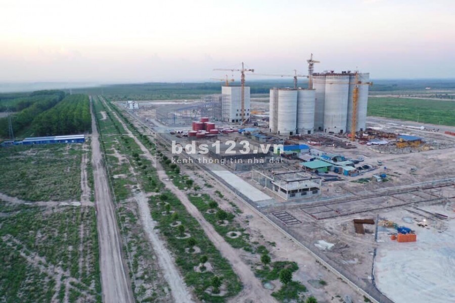 Vỡ Nợ, cần ra lô đất trên mặt tiền đường 32m