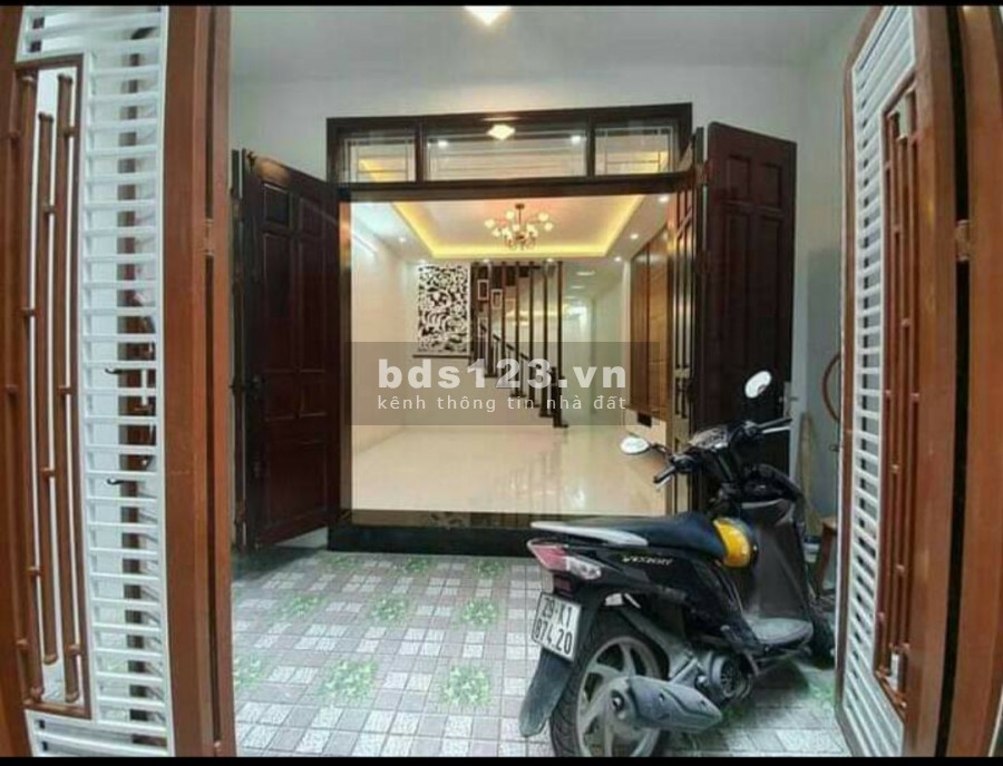 Bán nhanh căn nhà khách gửi, nằm gần The Sol city, Hưng Long_Bình chánh, SHR