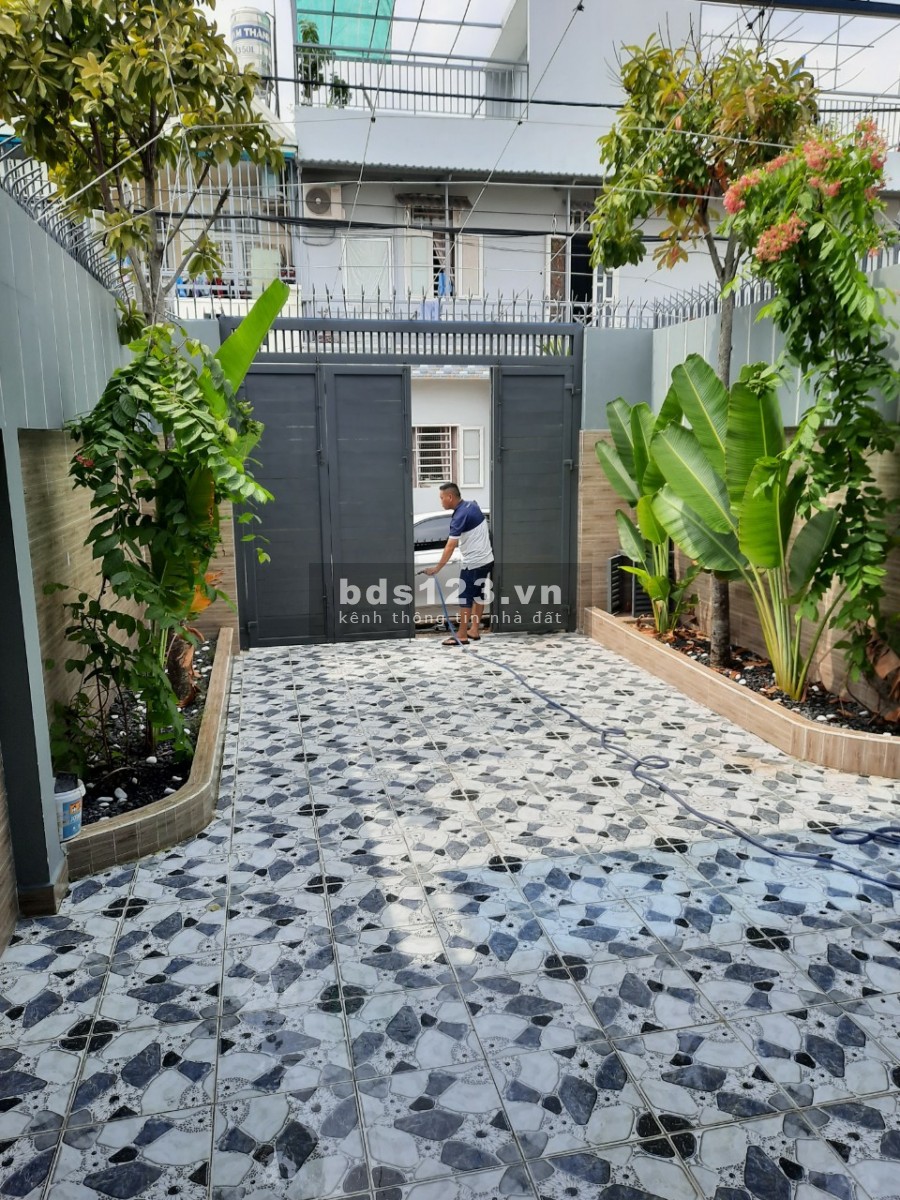 Bán gấp nhà 2 lầu ,ngay cầu Long Kiển,Lê Văn Lương ,Nhà Bè(dt 5x25m) -5,2 tỷ