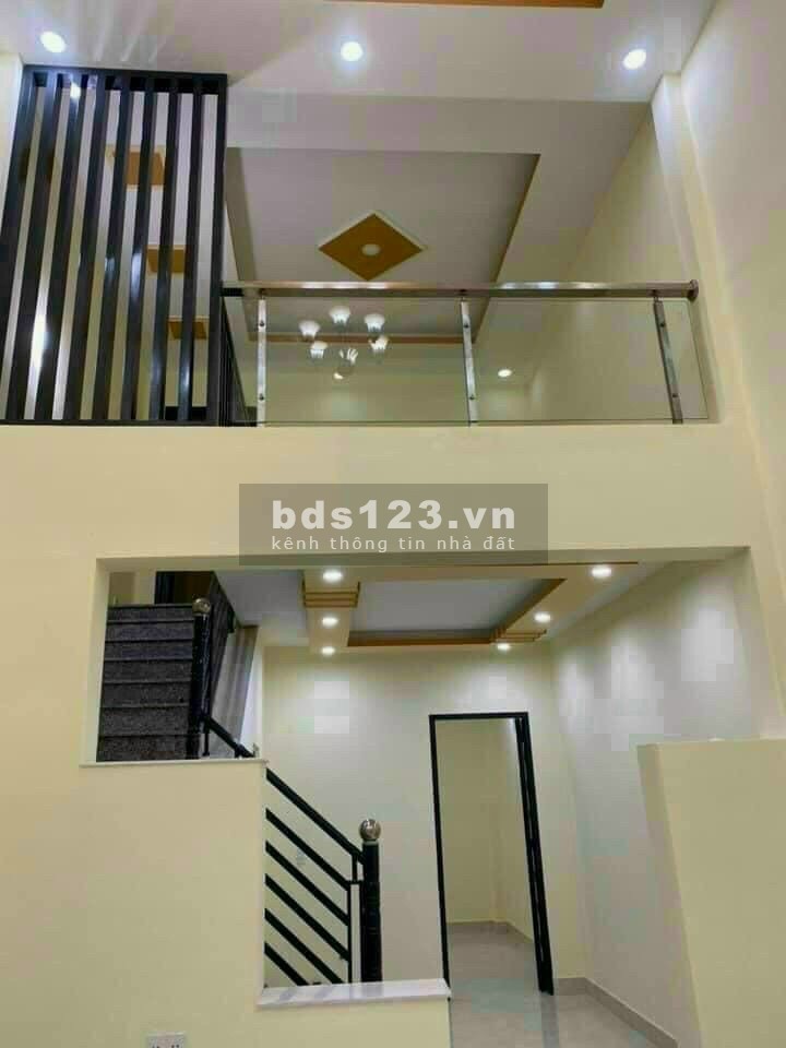 Chính chủ bán gấp nhà 1 trệt 1 lầu gần chợ Chánh Lưu, SHR, MT ĐT 741 phù hợp kinh doanh
