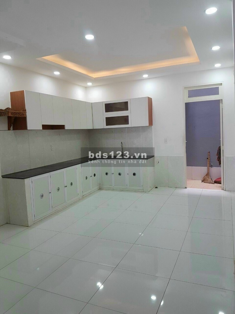 Chính chủ bán gấp nhà 1 trệt 1 lầu gần chợ Chánh Lưu, SHR, MT ĐT 741 phù hợp kinh doanh