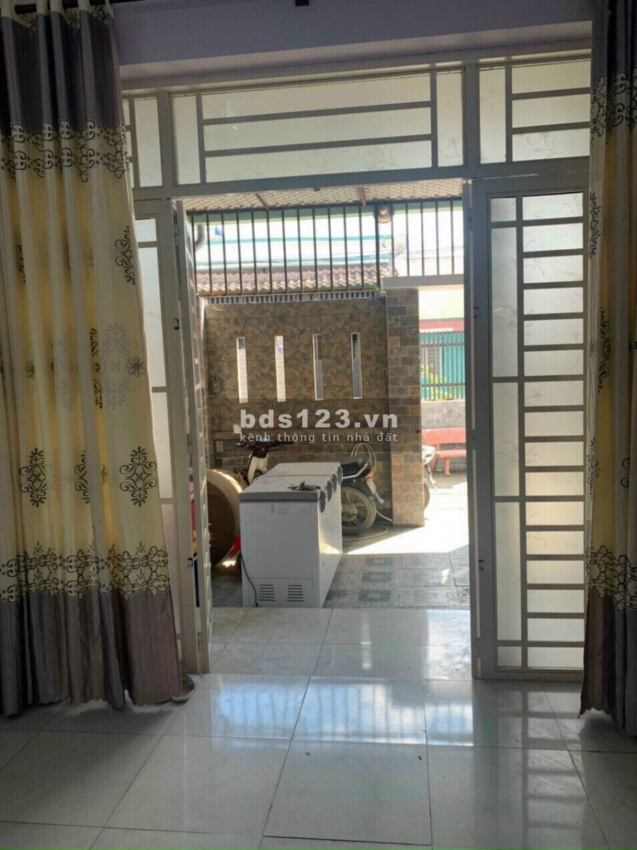Chính chủ bán gấp nhà 1 trệt 1 lầu gần chợ Chánh Lưu, SHR, MT ĐT 741 phù hợp kinh doanh