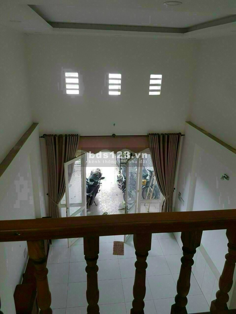 Chính chủ bán gấp nhà 1 trệt 1 lầu gần chợ Chánh Lưu, SHR, MT ĐT 741 phù hợp kinh doanh
