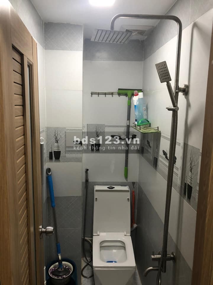 Bán nhà 493/ CMT8 quận 10 DT 43m2 sổ vuông giá 4 tỷ 7