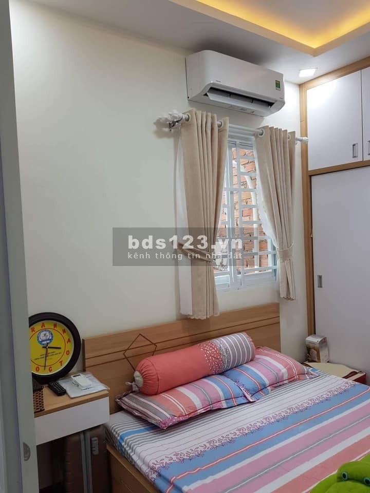 Bán nhà 493/ CMT8 quận 10 DT 43m2 sổ vuông giá 4 tỷ 7