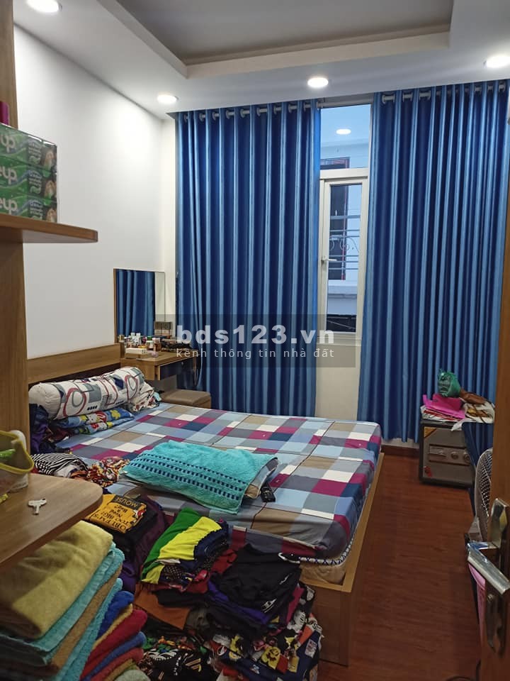 Bán nhà 493/ CMT8 quận 10 DT 43m2 sổ vuông giá 4 tỷ 7