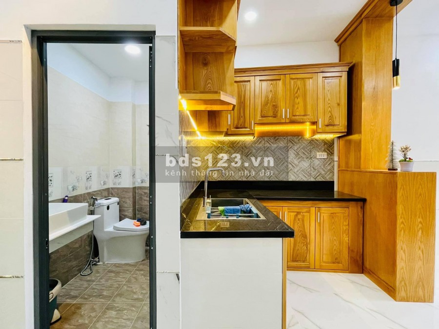 Bán nhà 2 lầu Lê Quang Định Gò Vấp giá chỉ 3.3 tỷ. HXH, DT(3.8 x 11)
