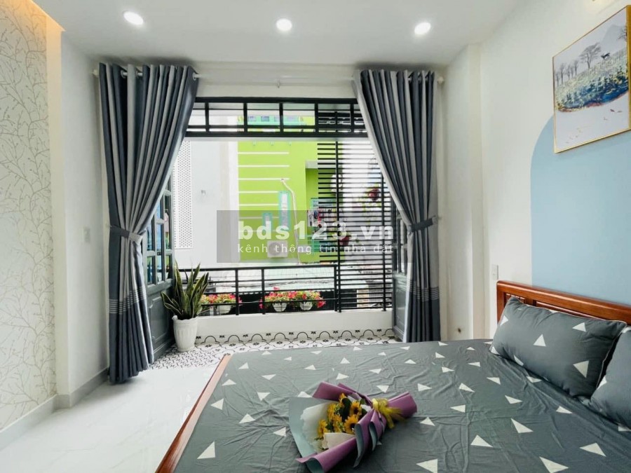Bán nhà 2 lầu Lê Quang Định Gò Vấp giá chỉ 3.3 tỷ. HXH, DT(3.8 x 11)
