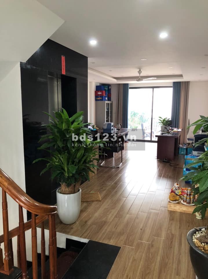 TẶNG NỘI THẤT KHÁCH SẠN 5 Bán gấp nhà Định Công Thượng 55m2