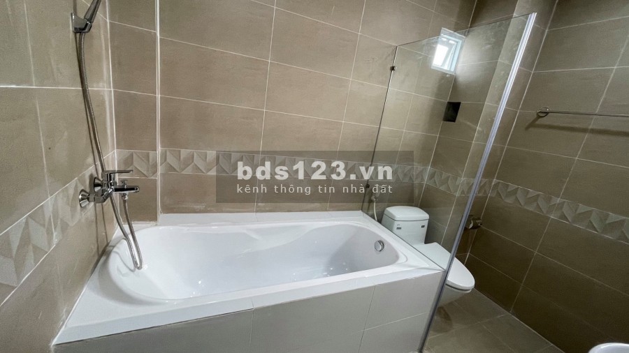 Nhà Mới XD, Tặng Toàn Bộ NT, 4 Tầng 7.65 Tỷ XH Vào Nhà, Ngang Trên 5M.