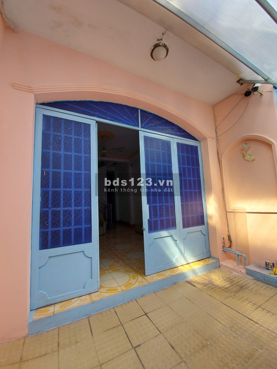 Bán nhà 3 tầng, 64 m2, Dạ Nam P2 Quận 8, Giá 5 tỷ 4. Sổ ngân hàng .