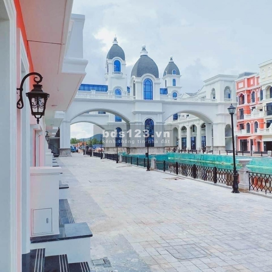TT 3,5 tỷ để sở hữu Shophouse 5 tầng tại Grand World Phú Quốc, cam kết thuê 500 triệu/ năm