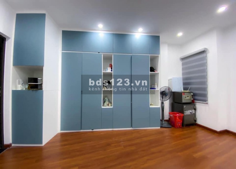 Cần bán CH tập thể Kim Liên ( tầng 1) giá 1.49 tỷ, 47m2. NT cơ bản, ở luôn