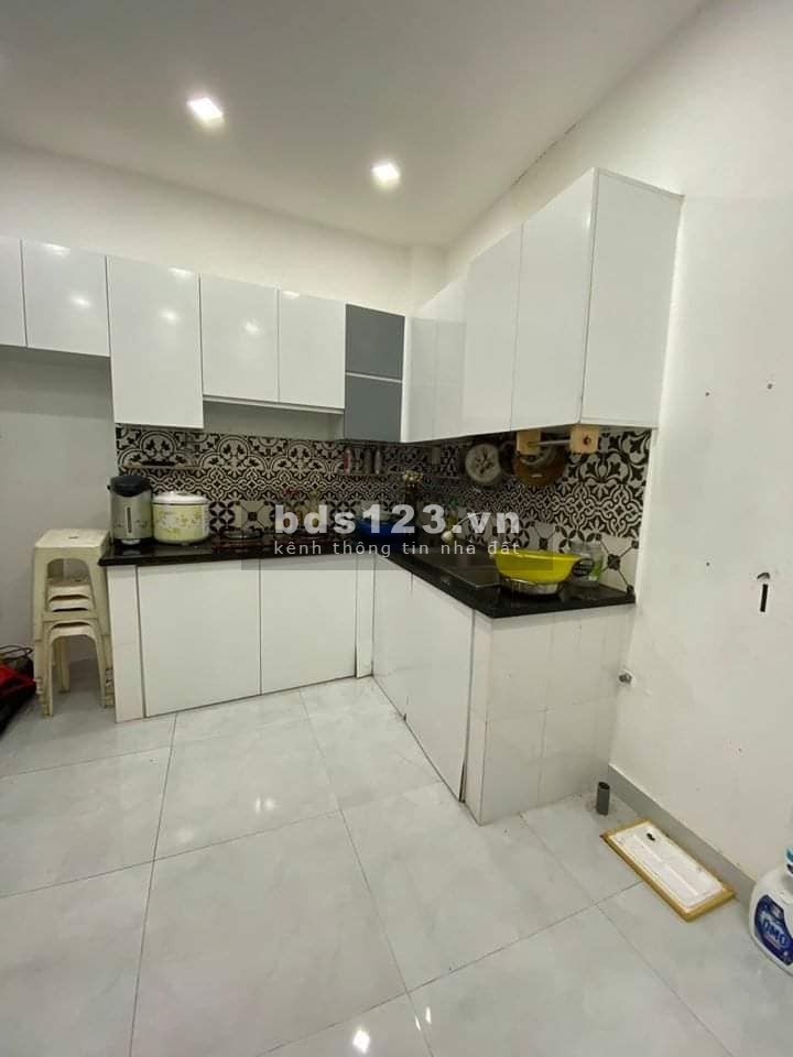 BÁN NHÀ 2 TẦNG ĐƯỜNG TRẦN QUANG KHẢI Q1. GIÁ 3.9 TỶ