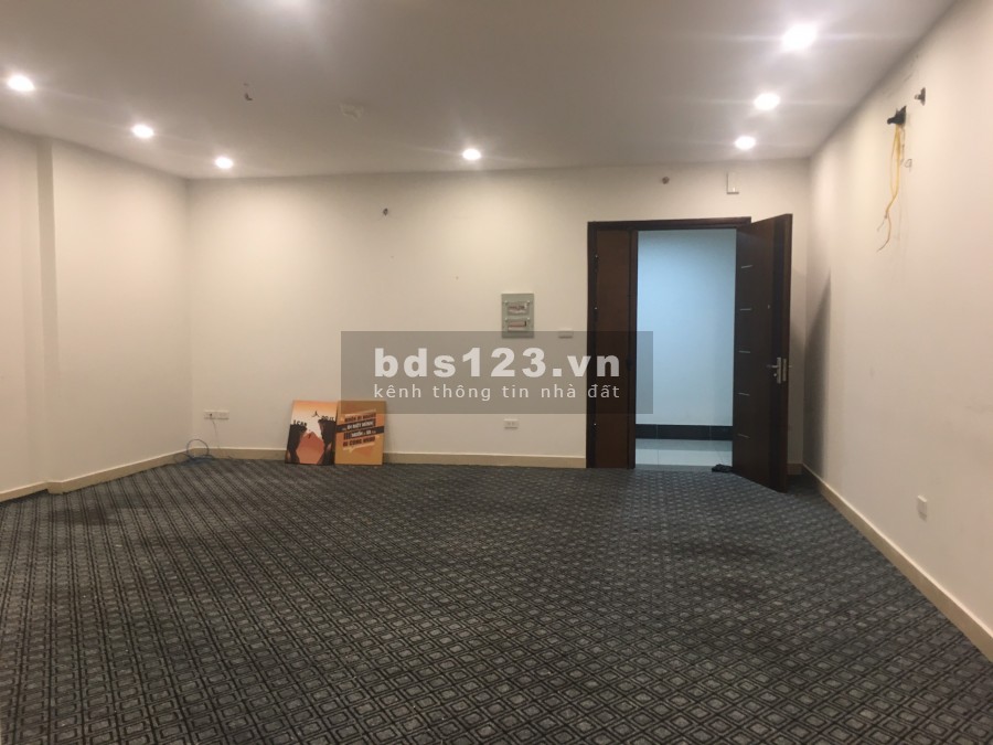 Chính chủ gửi bán hơn 30 căn hộ ở Chung cư 60 Hoàng Quốc Việt, cập nhập tháng 01/2021, giá chỉ từ 2,4 tỷ.