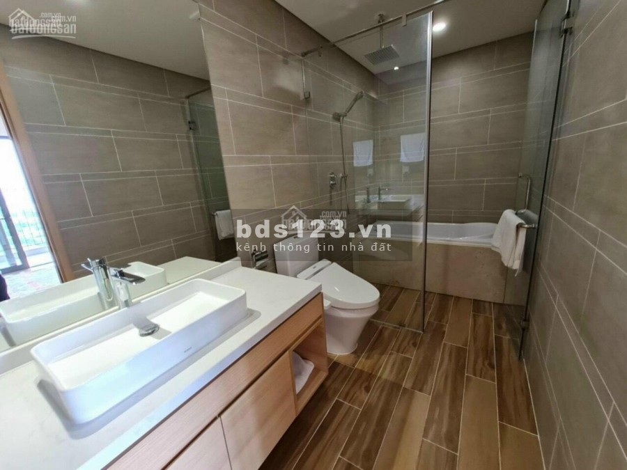 Bán gấp căn 2PN 71m2, Quận Cầu Giấy, nhận nhà ở ngay.