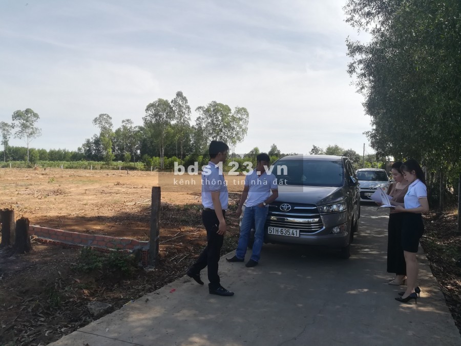 Chính chủ cần bán lô đất ngay MT Bàu Cạn, cách sân bay Long Thành 2,5km. LH 0393 760 544