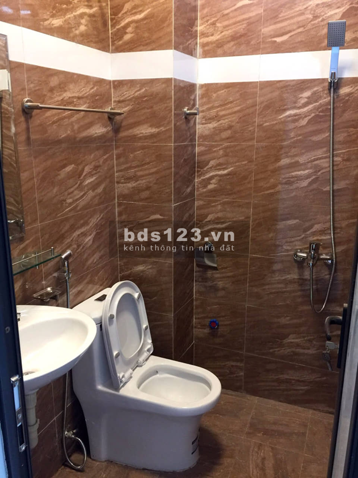 nhà cuối đường Trịnh Văn Bô,Phương Canh giá 1,85tỷ 4 Tầng 3 ngủ ô tô gần