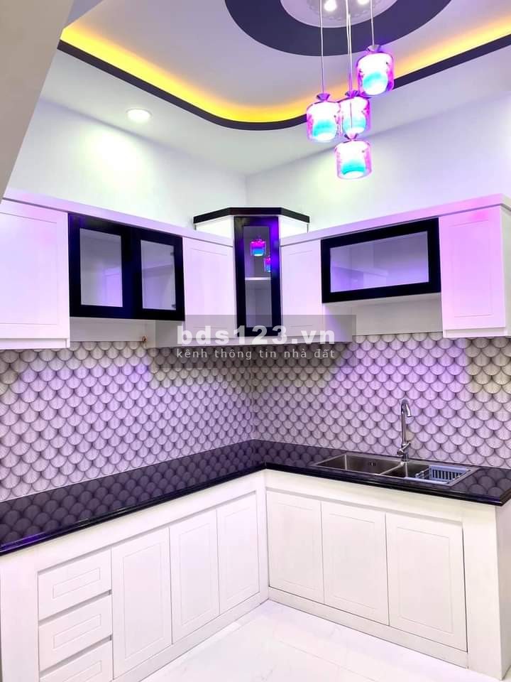 Kẹt vốn cấn bán căn nhà 41m2 Liên Khu 4 5 giá 1 tỷ 980 triệu.