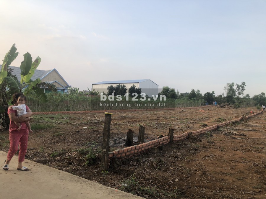 Chính chủ cần bán lô đất ngay MT Bàu Cạn, cách sân bay Long Thành 2,5km. LH 0393 760 544