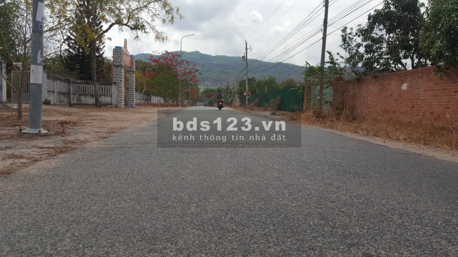 Đất trung tâm Phú Mỹ giá 2tr2/m2, cách cụm cảng Cái Mép chỉ 3km , SHR. LH : 091.333.0147