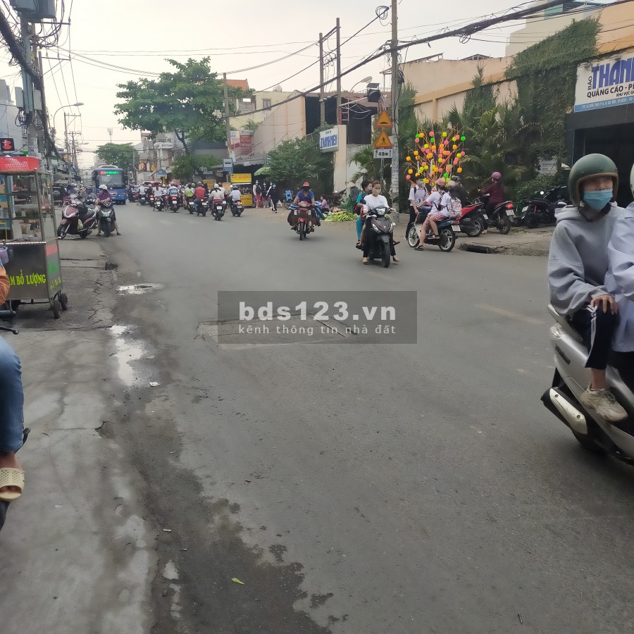 Cần tiền gấp nên sang quán Bò Né ngay mặt tiền Lê Đức Thọ