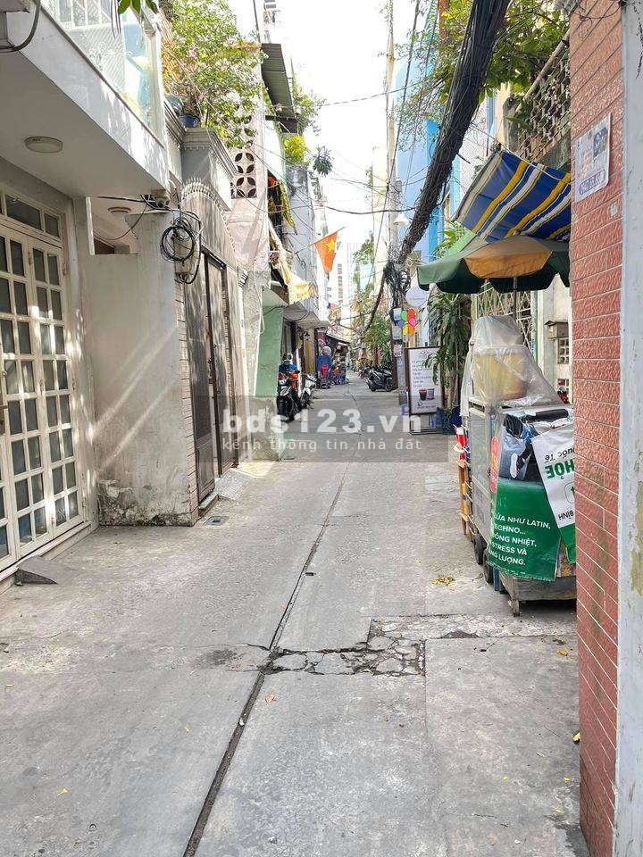 3,6 tỷ 32M2 Nam Kì Khởi Nghĩa Quận 3 Nhà chính chủ lâu đời 3 tầng ở ngay