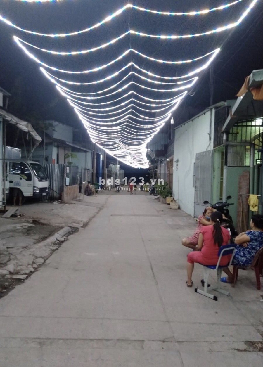 Kẹt nợ bán gấp 970 triệu. Hóc Môn ( Ngã 3 Đông Quang )