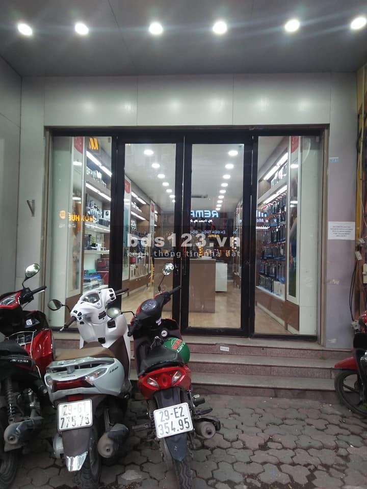 Bán nhà MP Nhà Chung, Hoàn Kiếm 83m2 x 3 tầng MT 4,5m giá 75 tỷ. LH 0912442669