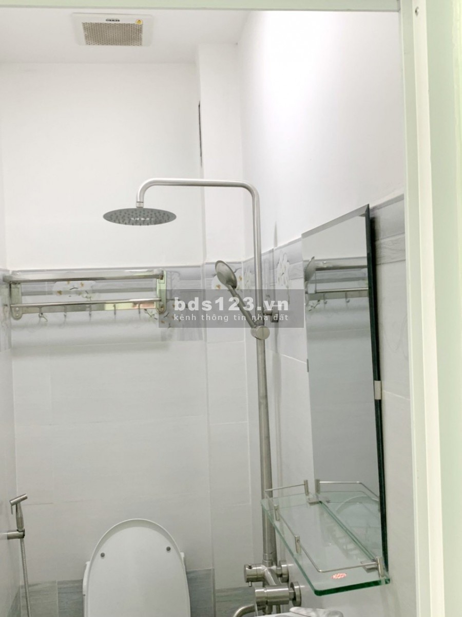 Nhà mới (nở hậu/lầu/ST/2pn - có máy lạnh) hẻm 100 Bùi Minh Trực P5 Q8