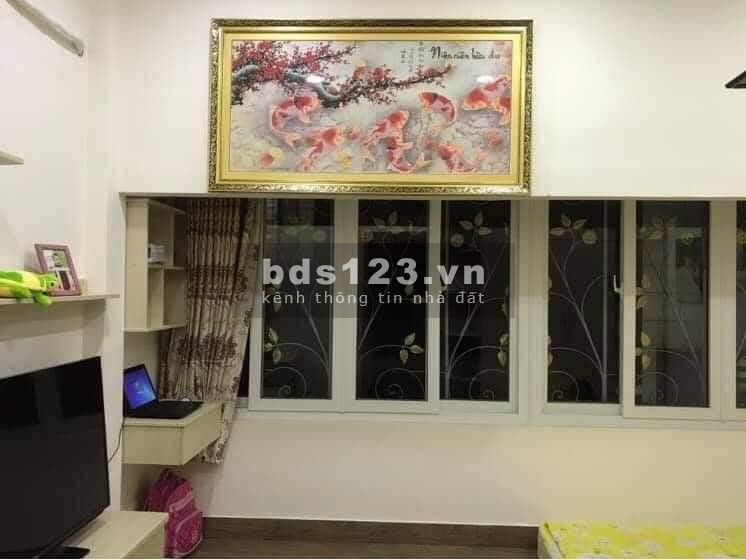 BÁN NHÀ SÁT MẶT TIỀN Q1. GIÁ 3.5 TỶ. TẶNG NỘI THẤT