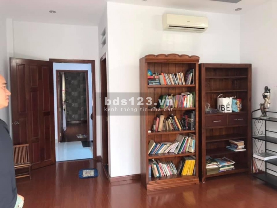 Bán nhà đẹp P Tân Sơn Nhì 5.5 x 15 nở hậu - Hẻm xe tải