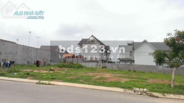 Vỡ nợ bán gấp lô đất 300m2 đất đối diện chợ, trường học dân cư đông kín, tiện kinh doanh buôn bán