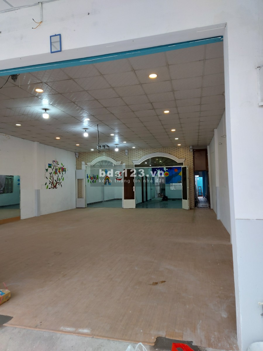 Cho thuê mặt tiền QL22 gần chợ đầu mối Hóc Môn