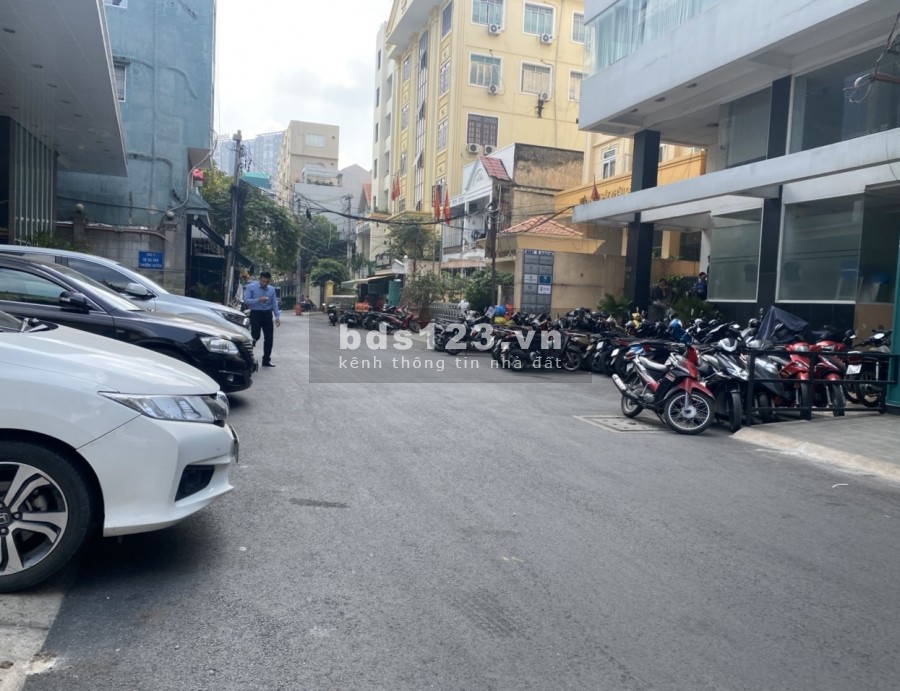 Bán nhà vị trí siêu đẹp đường Đoàn Như Hài P.12 Quận 4