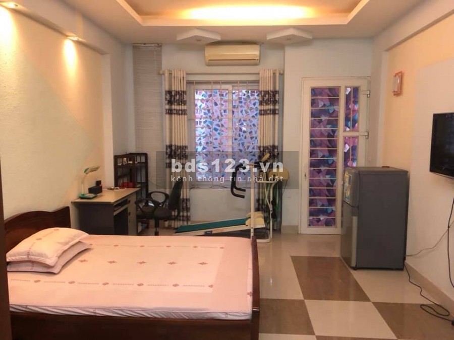 Nhà 5 tầng, Xuân La, Ngoại Giao Đoàn, DT 37m2, cách ô tô 6m, mặt tiền 4m giá 3,7 tỷ