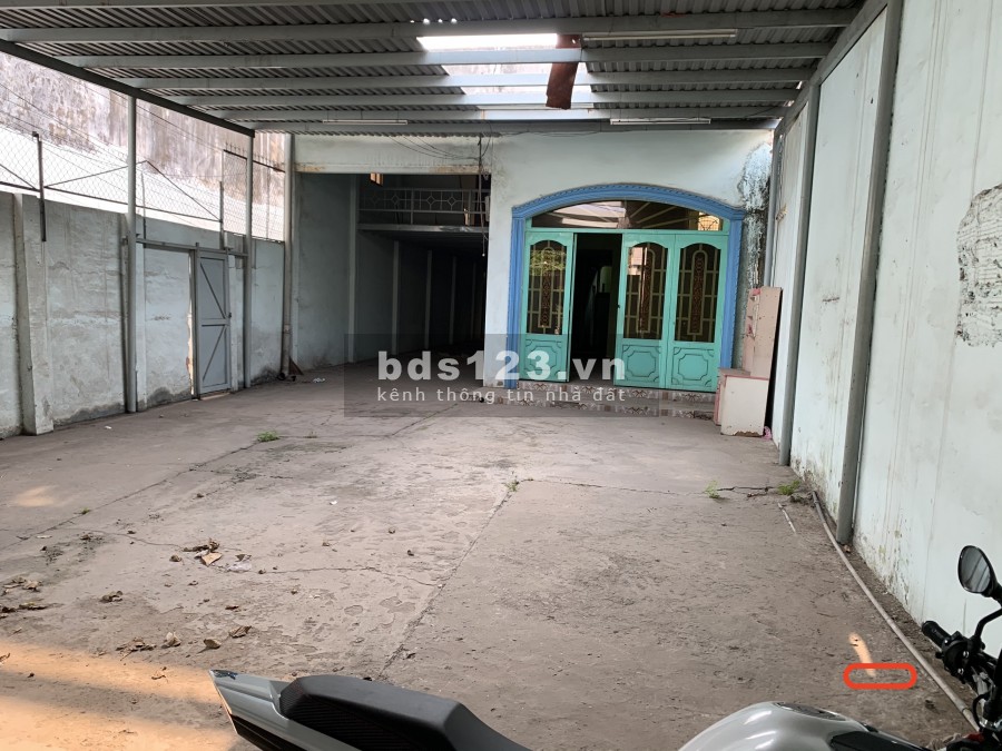 Mặt tiền Nguyễn Xí 8x50m 1trệt, Gác suốt. Chỉ 60tr/th.