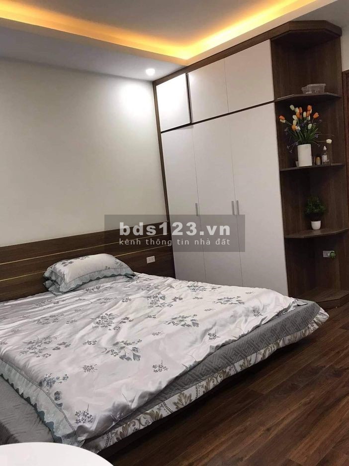 Bán nhà Định Công Hạ, Hoàng Mai 30m 5 tầng giá chỉ 2.8 tỷ