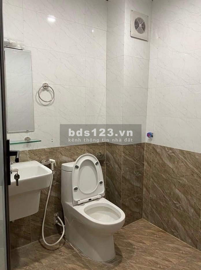 Bán nhà Định Công Hạ, Hoàng Mai 30m 5 tầng giá chỉ 2.8 tỷ
