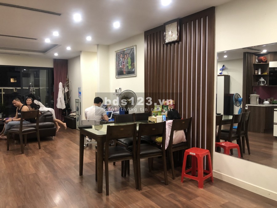 Bán gấp căn hộ 3 ngủ, 121m2 Imperia Garden, Giá 4.5 tỷ (bao phí), LH: 0919128298