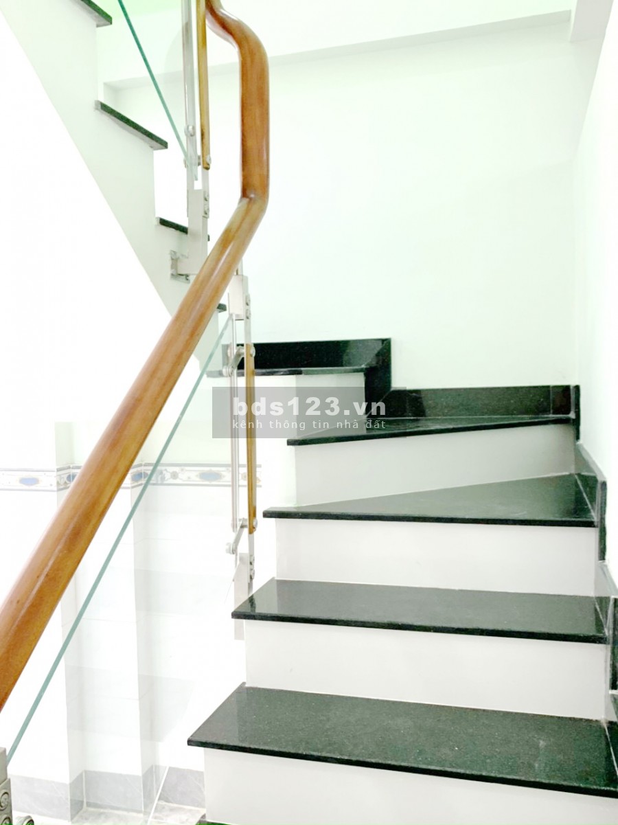 Nhà hẻm xe tải nhỏ 1lầu 56 Bùi Minh Trực Phường 5 Quận 8 - Mr Vinh BĐS Tâm Điền