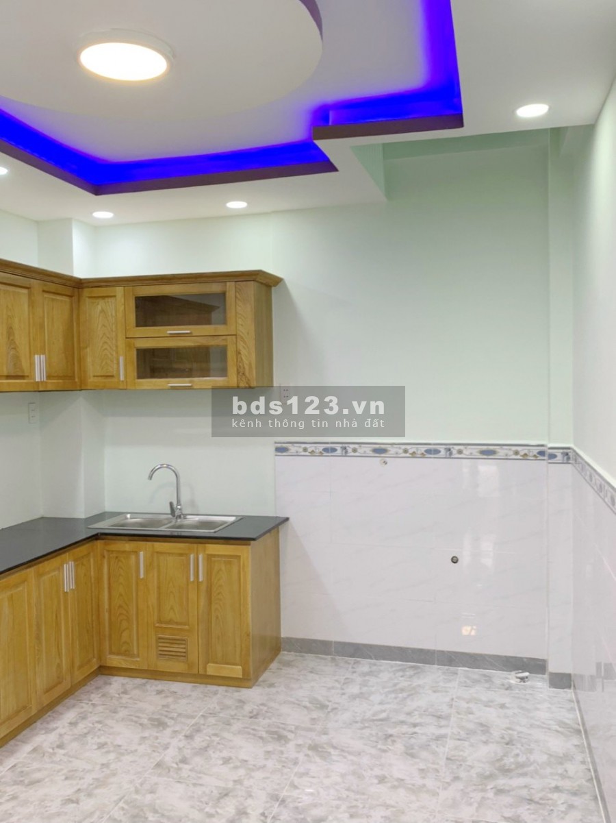 Nhà mới (nở hậu/lầu/ST/2pn - có máy lạnh) hẻm 100 Bùi Minh Trực P5 Q8