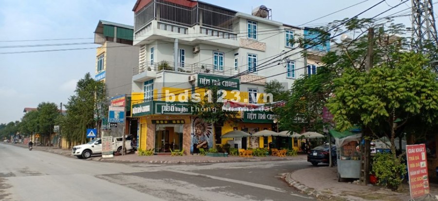 Đất cực đẹp, khu Huyện Ủy, kinh doanh tốt, cách đường tàu chỉ 29m. lh 0835459289