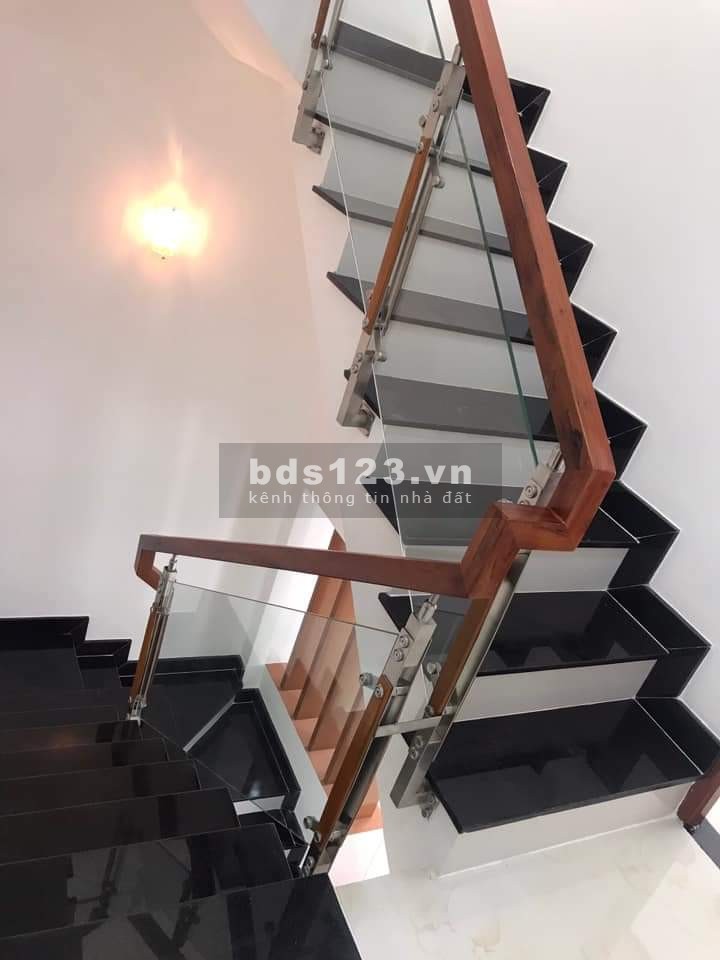 Nhà 3 tầng ô tô đỗ cửa, Ni Sư Huỳnh Liên, P.10, Tân Bình.…