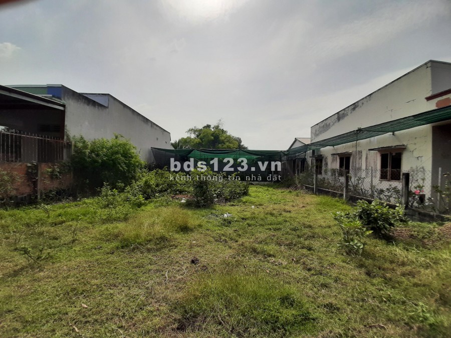 Cần Bán Lô Đất Biệt Thự 600m2 SIÊU ĐẸP, Phước Lý, Long An, giáp ranh HCM